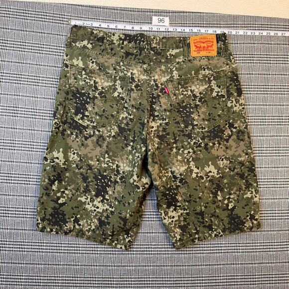 Levi's 469 Men's Shorts Camouflage Green Cotton Size 38 - Picture 1 of 8